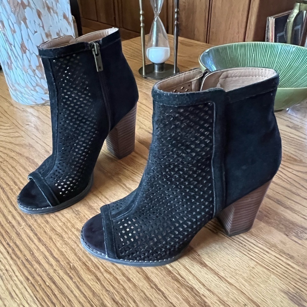 Lucky Brand Shoes Women’s 6 Black Leather Open Toe Chunky Heel Ankle Booties